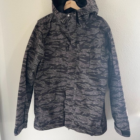 Alternate Ski/Snowboard Jacket Camo - Picture 1 of 9